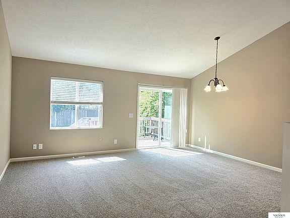 5th image of 3017 W Peach St