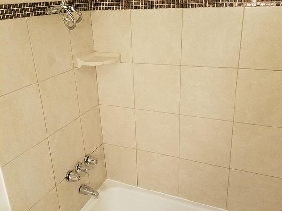 4th image of 7822 Dorsett Dr