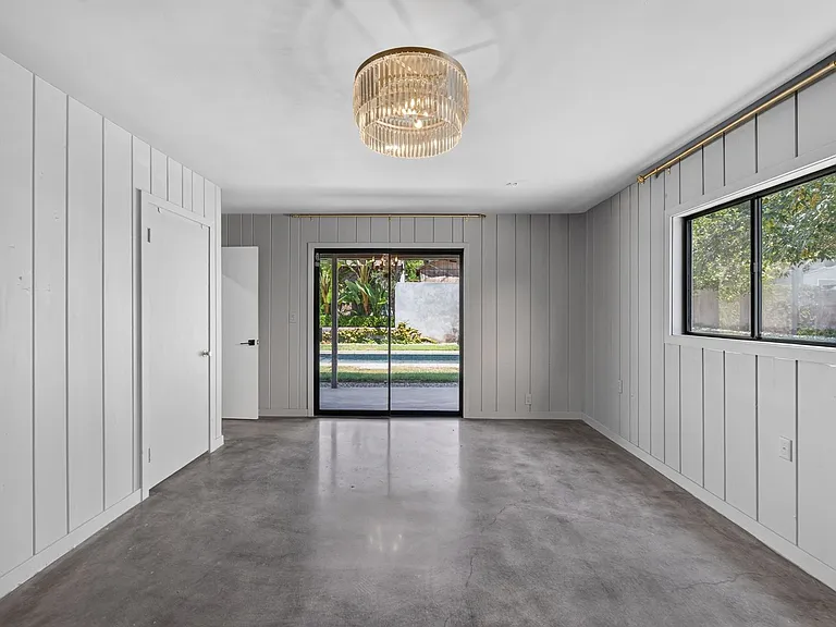 614 N Glendora Ave — Photo 19
