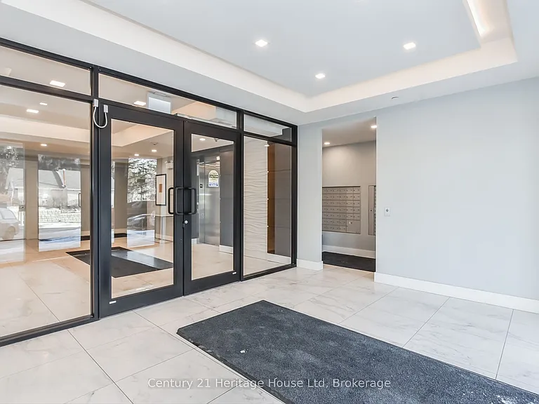 1280 Gordon St #305 — Photo 7