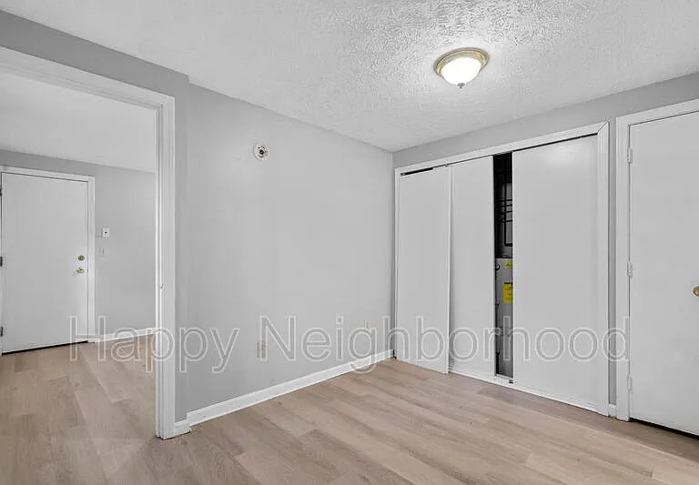 451 Divinity St #I — Photo 3