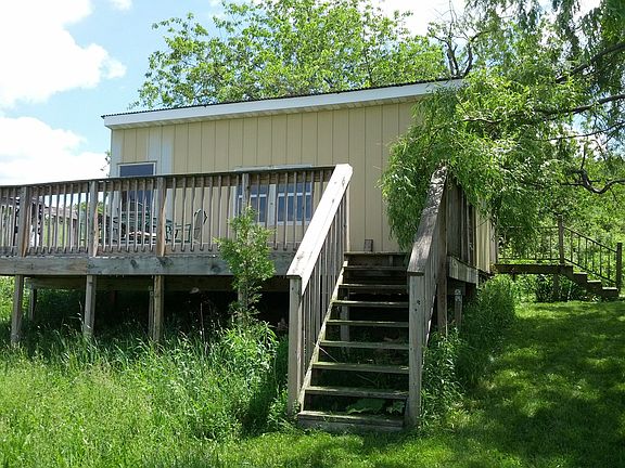 Raised shed/cabin w/ deck