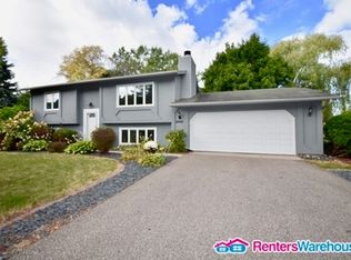 6446 Grand View Dr, Eden Prairie, MN 55346