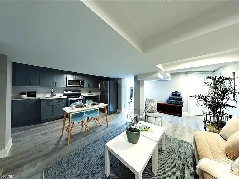 38 Ruskin St #2 — Photo 2