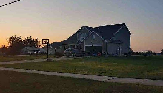 2nd image of 1075 E Monroe St