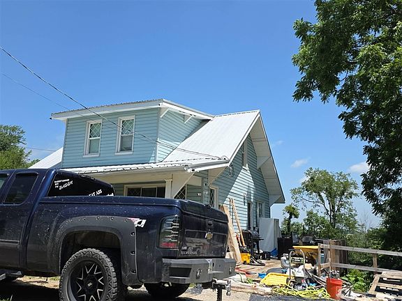 3rd image of 122 Nw St