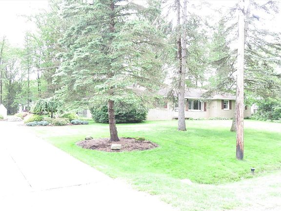3rd image of 188 Pickwick Dr