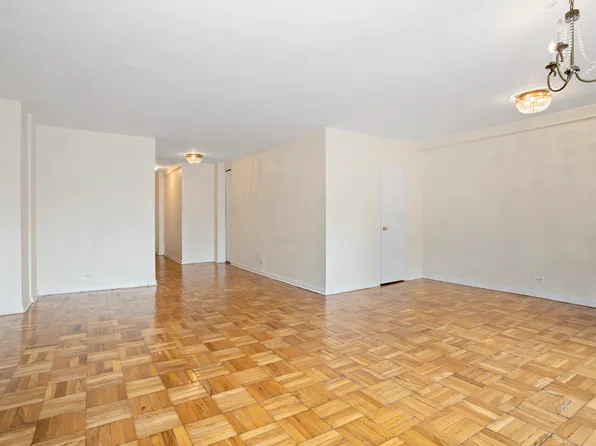 155 East 38th Street image 3 of 9