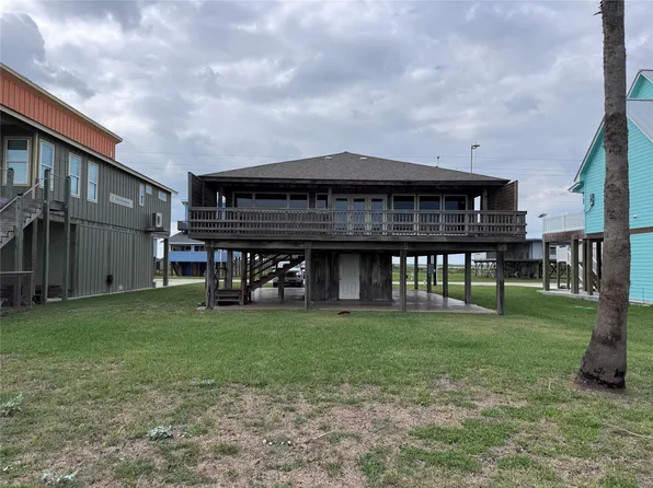 342 Beachfront Dr, Matagorda, TX 77457