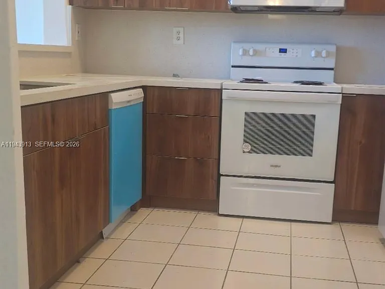 2551 SE 16th Ter #202 — Photo 18