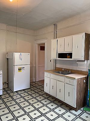 3rd image of 2414 21st Ave #2