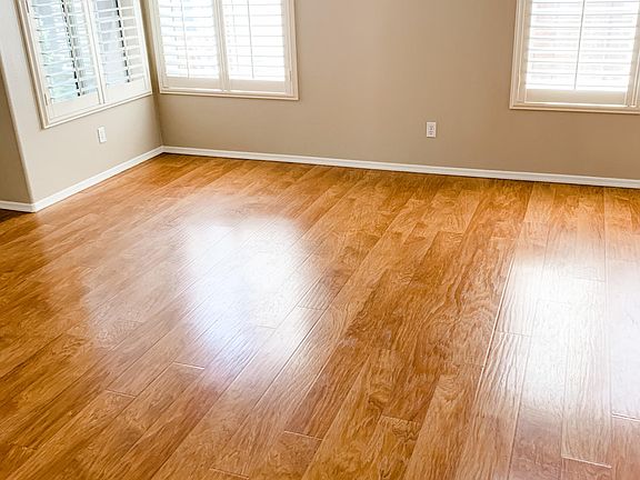 4th image of 1936 E Fellars Dr