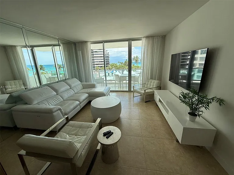 5151 Collins Ave #535 — Photo 7