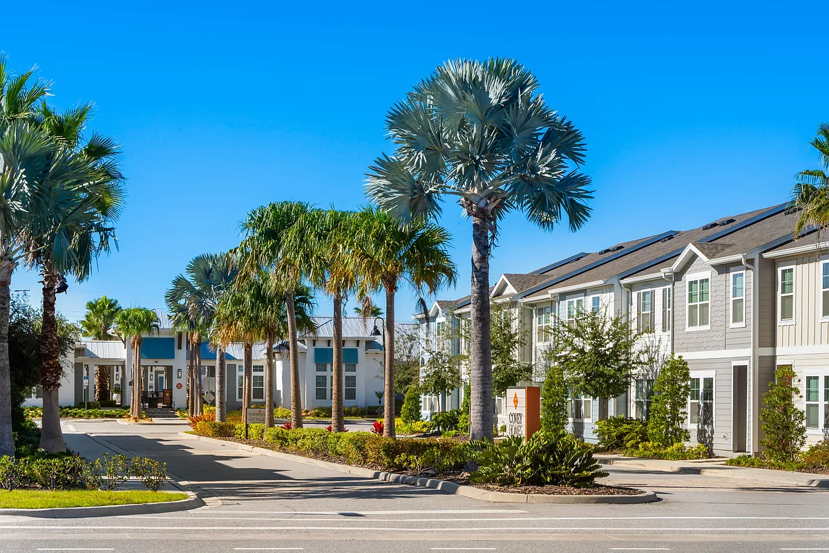 Covey Homes Bella Citta_Entrance - 295 Verona Ave #295