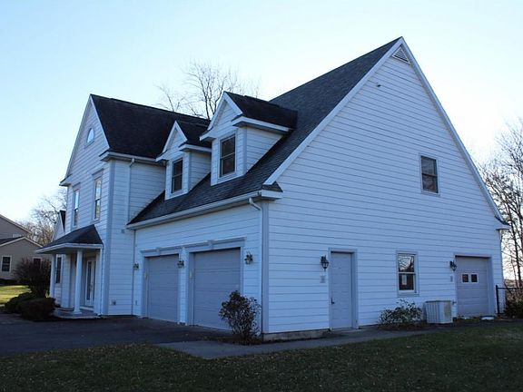2nd image of 3289 Coventry Ln