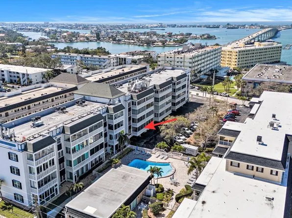 139 Bluff View Dr APT 105, Belleair Bluffs, FL 33770