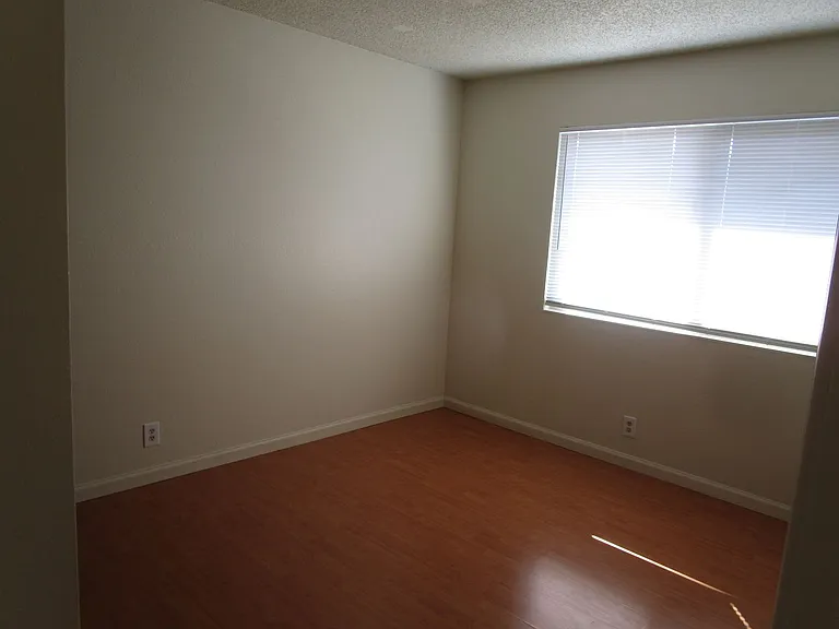 812 Briarwood Ct — Photo 14