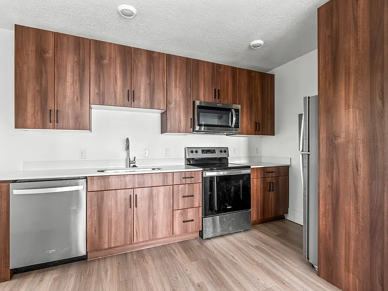 Council Crest Apartments — Photo 32