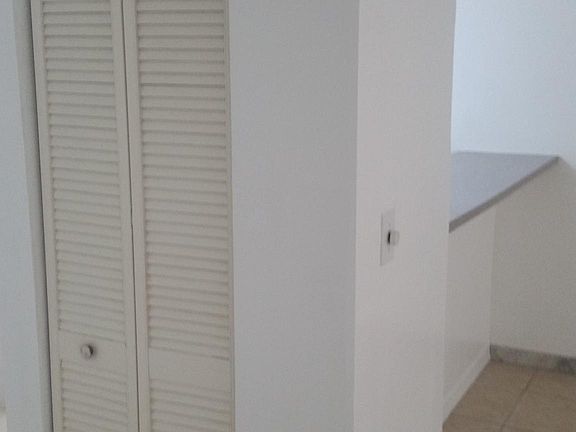 4th image of 1225 NE 124th St APT 21B