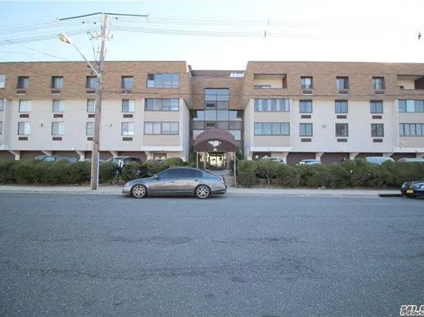 31 Casino St APT 4B, Freeport, NY 11520