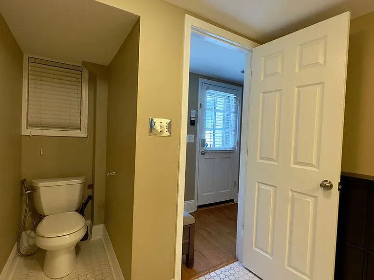 115 E Northern Pkwy — Photo 9