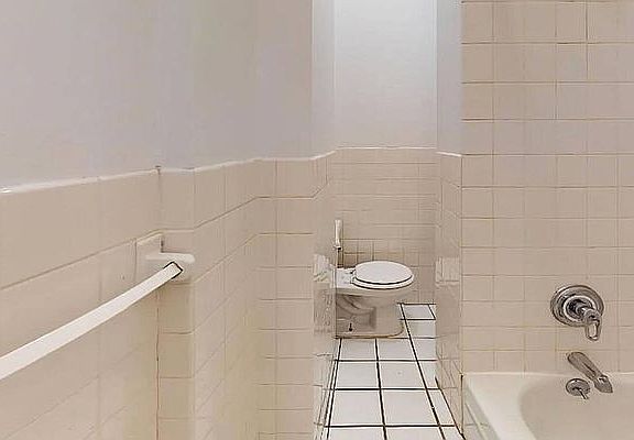 4th image of 1731 2nd Ave APT 1RN