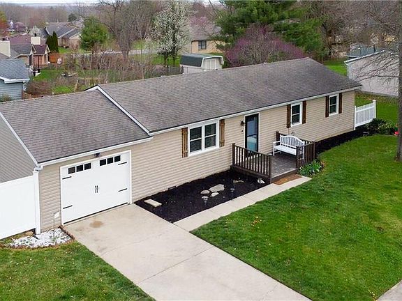 4th image of 794 Robindale Dr