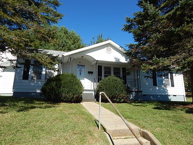 1st image of 410 Dobyns St