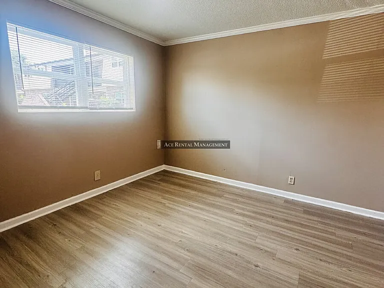 204 10th St #30 — Photo 4