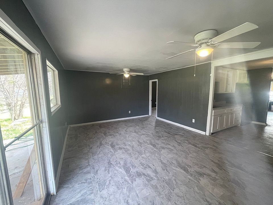 1st image of 365 Cockerell Dr