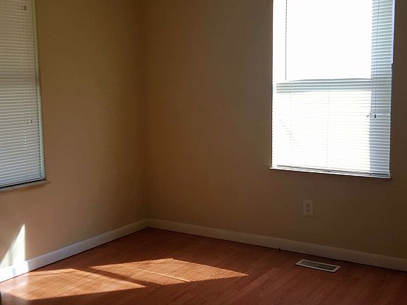 5th image of 231 E Churchwell Ave