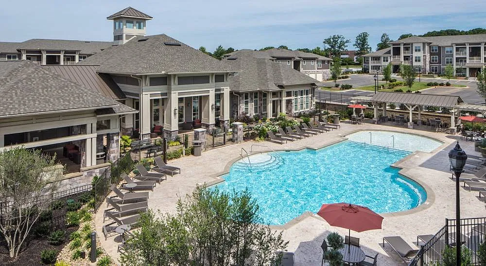 Legacy Lake Norman — Photo 2