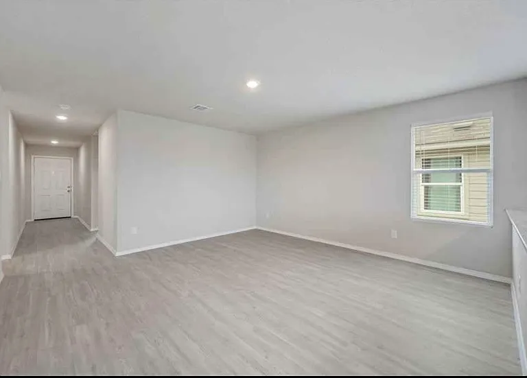 2808 Rosefinch — Photo 4