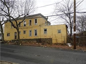 2nd image of 5915 N Beechwood St