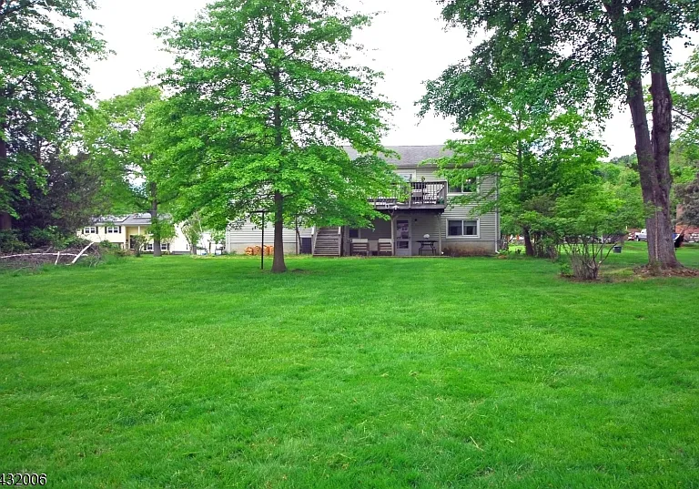 830 E Meadow Dr — Photo 36