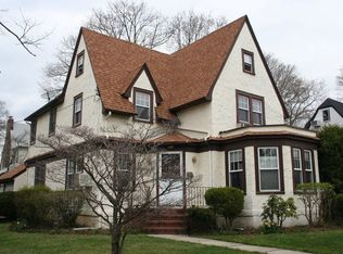 21 Baker Hill Rd, Great Neck, NY 11023