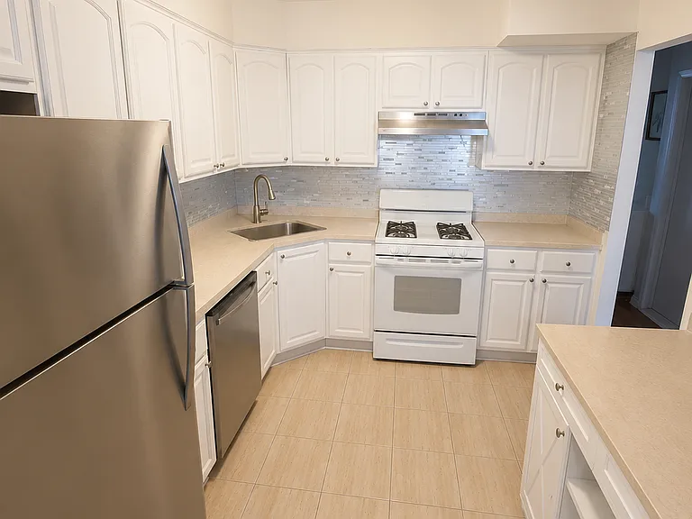 7517 Caldwell Ave #3C — Photo 1