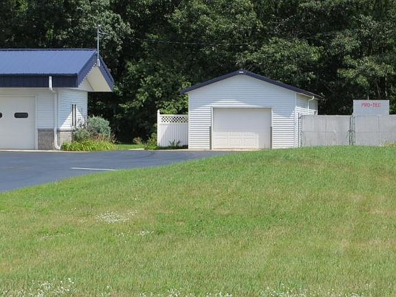 3rd image of 4983 Bird Dr