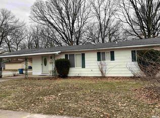 419 N 10th St, Benton, IL 62812