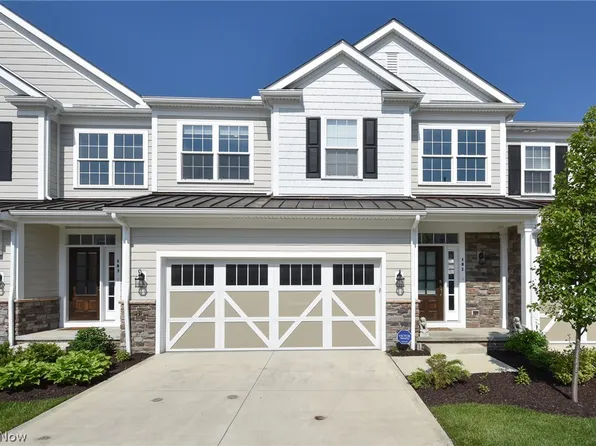 102 Bell Tower Ct, Chagrin Falls, OH 44022