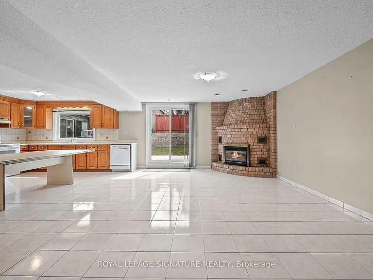 5 Acacia Ave — Photo 37