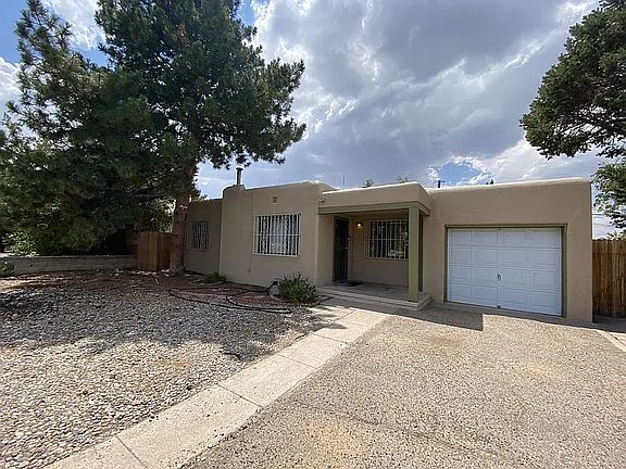 2nd image of 205 Laguayra Dr NE