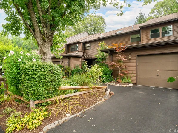 12 Brooke Hollow Court, Ossining, NY 10562