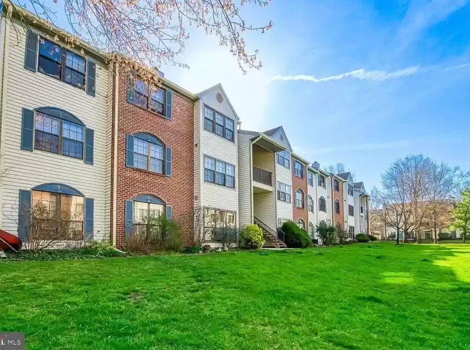 8 Chamberlin Ct #E-1