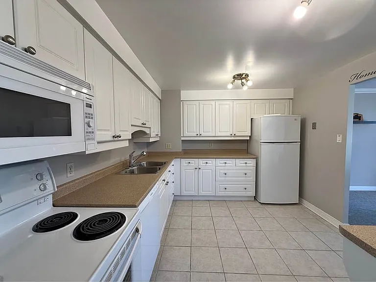 600 Talbot St #308 — Photo 11