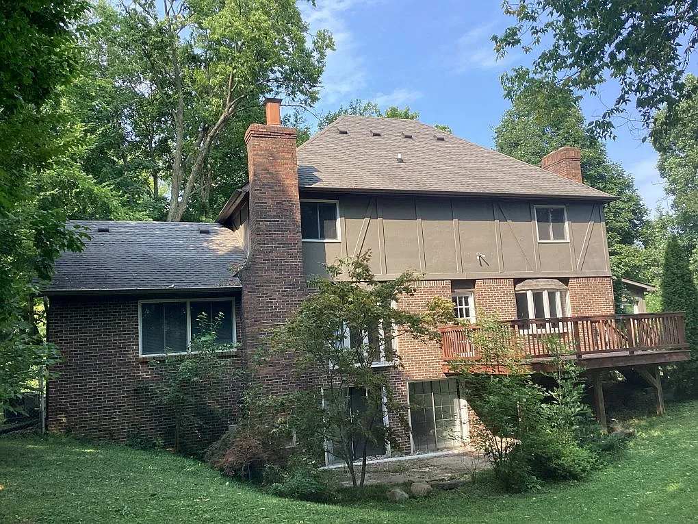 6 bed, 3.5 bath, 4294 sqft, $4,000 — Photo 3