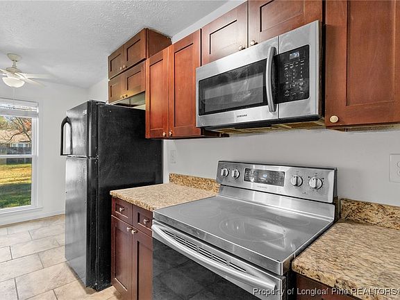 5th image of 1033 Oakstone Dr