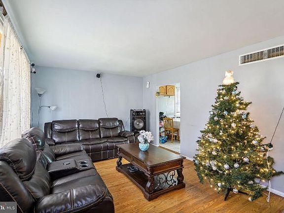 4th image of 8736 Orchard Ave