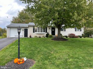 7 James Cir, Denver, PA 17517