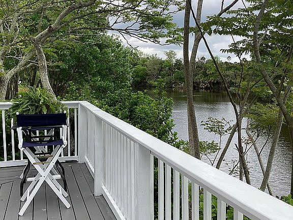3rd image of 513 Lakebridge Dr
